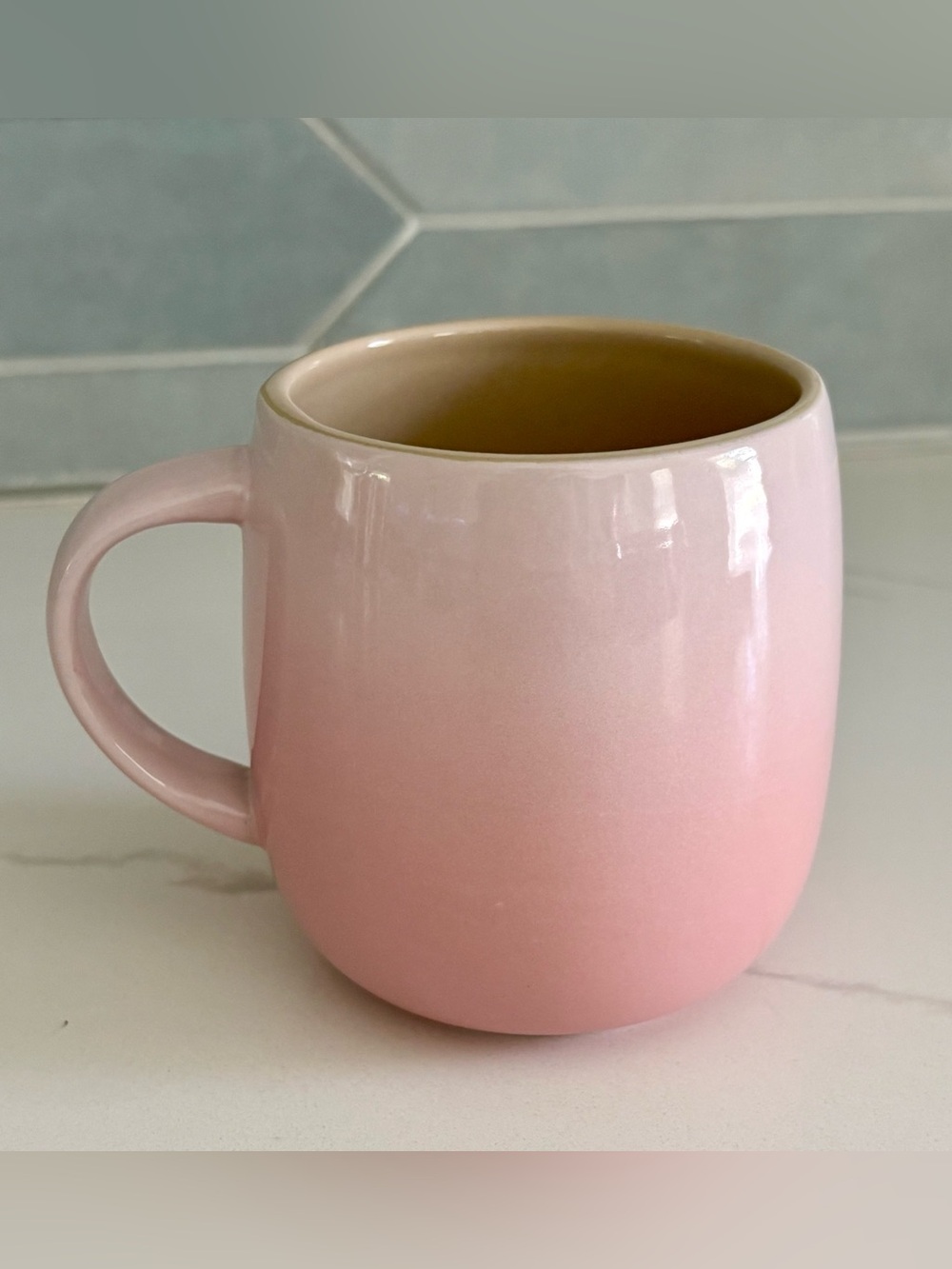 Le Creuset Stoneware 380ml "U" Mug (Sphere Mug) — Shell Pink Ombré - Picture 4 of 7